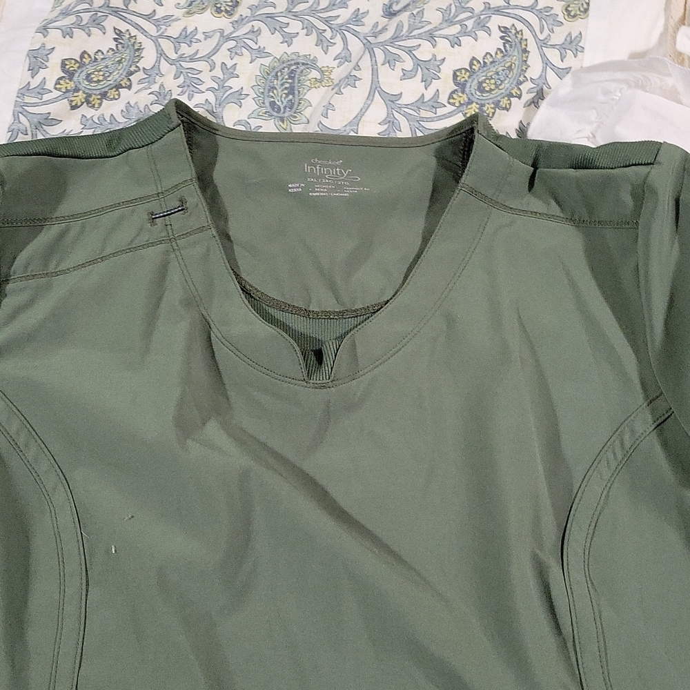 Green 2x Infinity by Cherokee scrub top